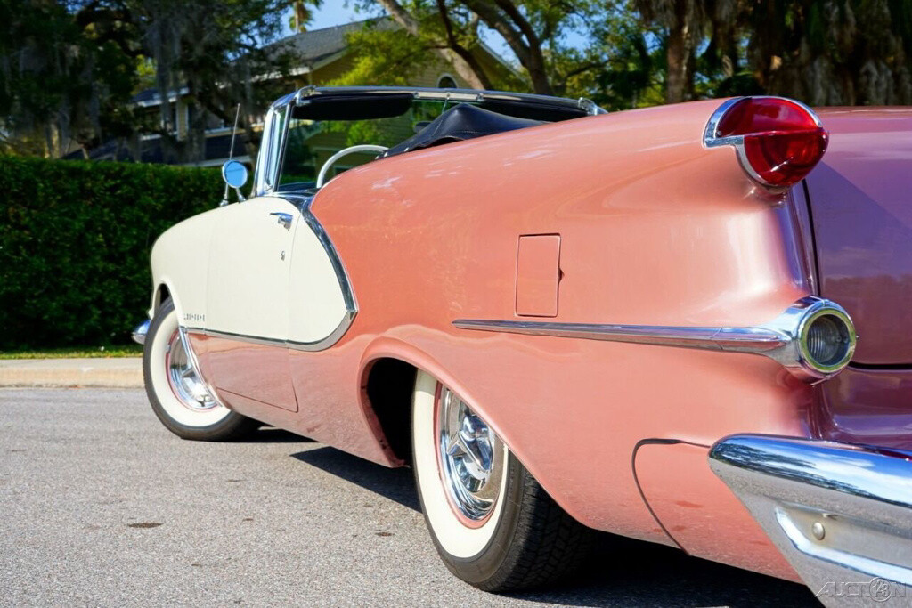Oldsmobile-Ninety-Eight-1956-21