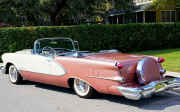 Oldsmobile-Ninety-Eight-1956-4