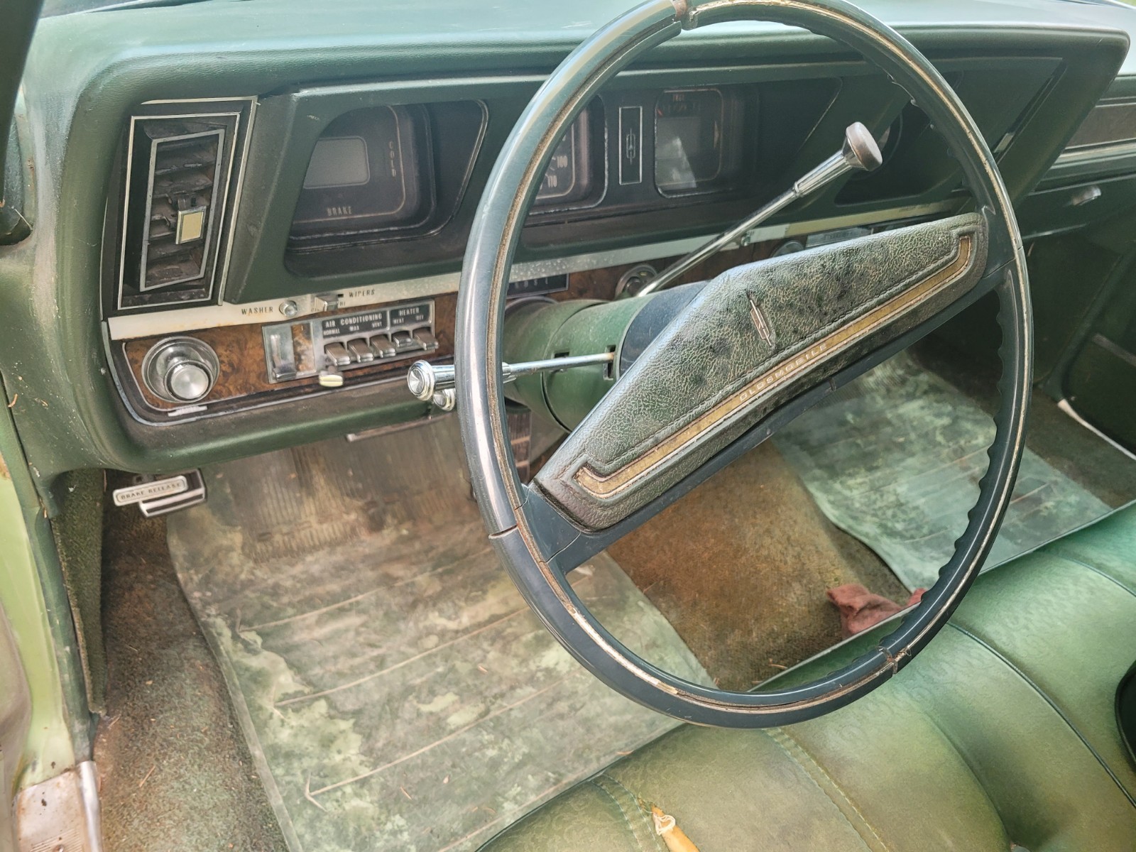 Oldsmobile-Ninety-Eight-1970-Coupe-3