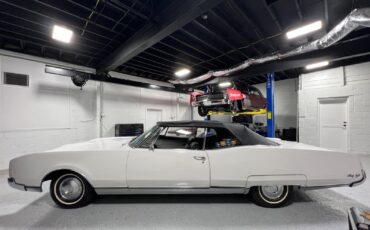 Oldsmobile-Ninety-Eight-98-1967-Convertible-15