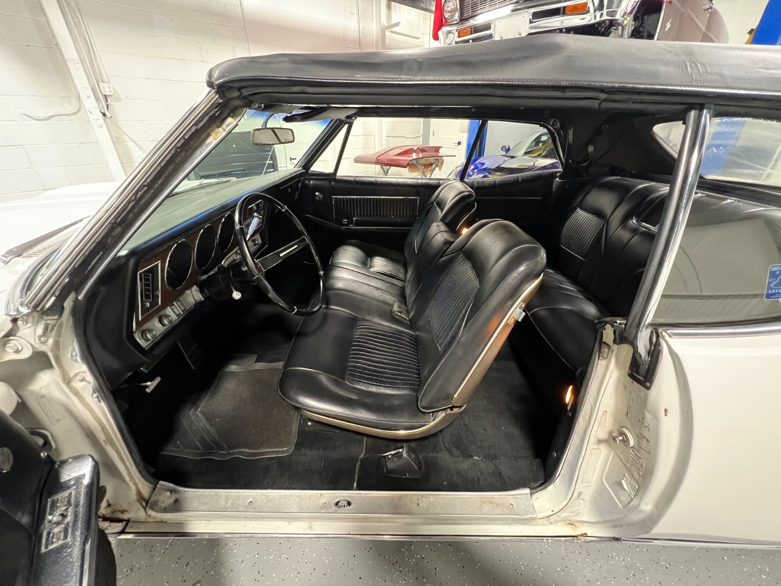 Oldsmobile-Ninety-Eight-98-1967-Convertible-23