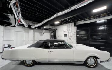 Oldsmobile-Ninety-Eight-98-1967-Convertible-9