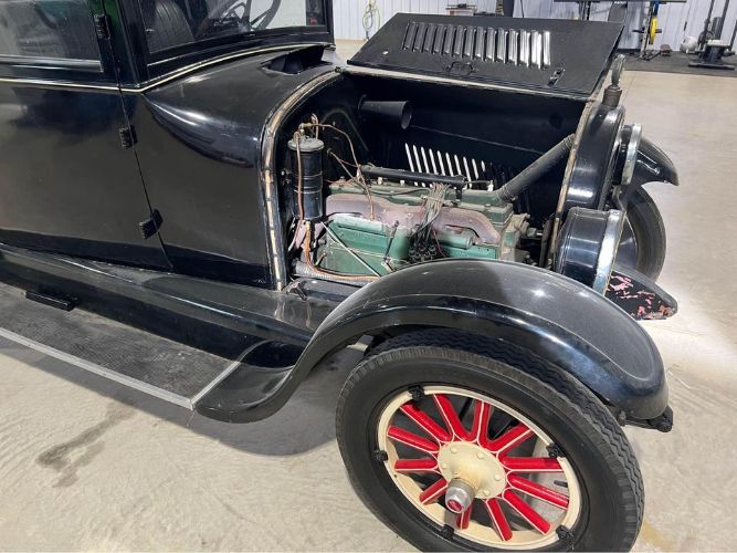 Oldsmobile-Other-1924-Black-13