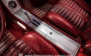 Oldsmobile-Starfire-1962-Chariot-Red-Red-48