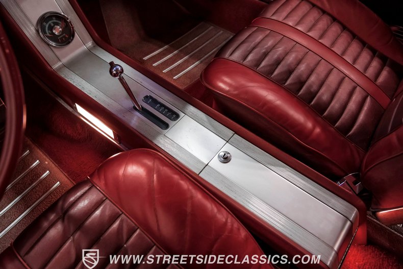 Oldsmobile-Starfire-1962-Chariot-Red-Red-48