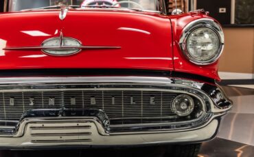 Oldsmobile-Super-88-1957-Red-ampamp-White-Red-32