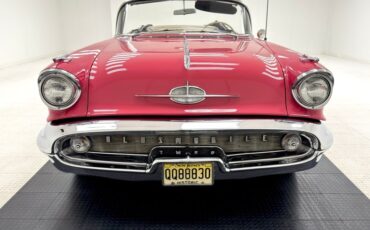 Oldsmobile-Super-88-1957-Royal-Glow-Black-29