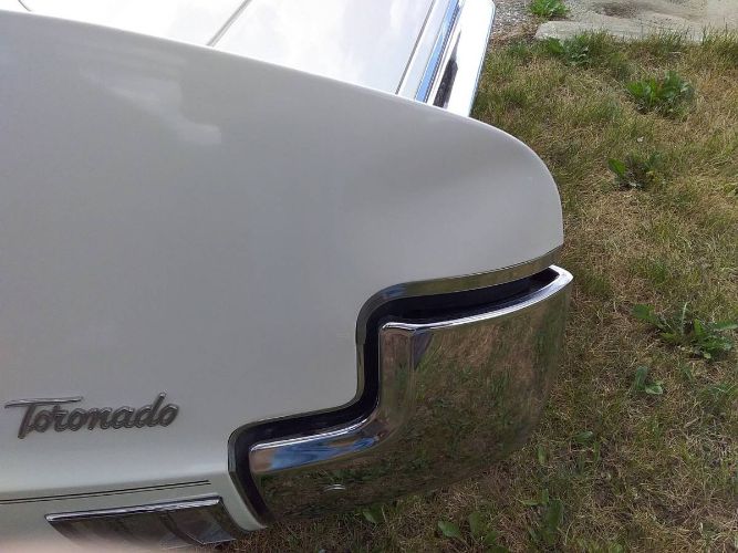 Oldsmobile-Toronado-1967-WhiteBlack-Vinyl-Ro-3