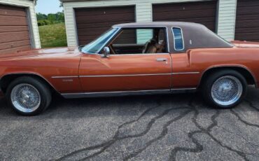 Oldsmobile-Toronado-1975