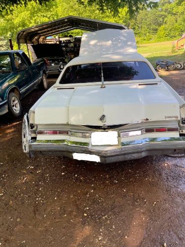 Oldsmobile-Toronado-1977-1