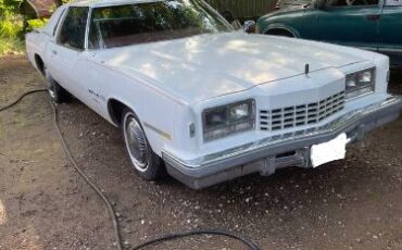 Oldsmobile-Toronado-1977