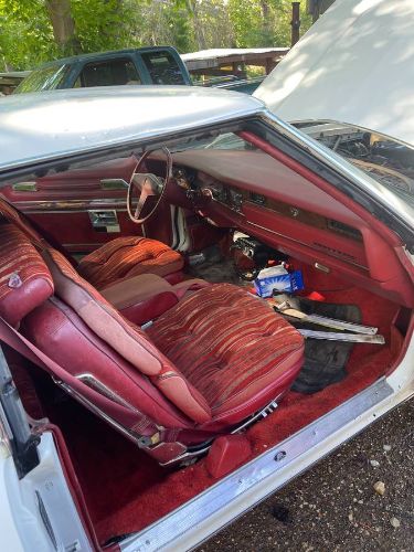 Oldsmobile-Toronado-1977-6
