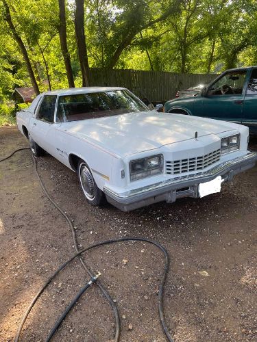 Oldsmobile-Toronado-1977
