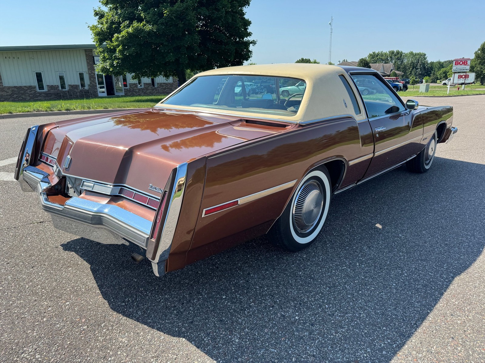 Oldsmobile-Toronado-1978-2