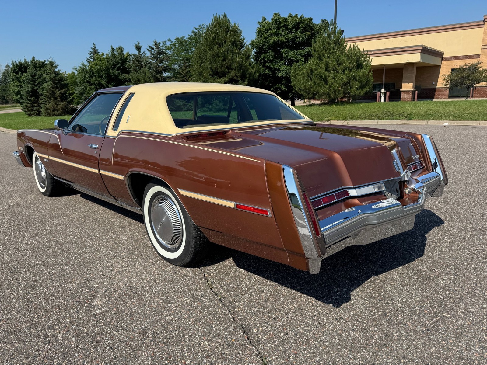 Oldsmobile-Toronado-1978-5