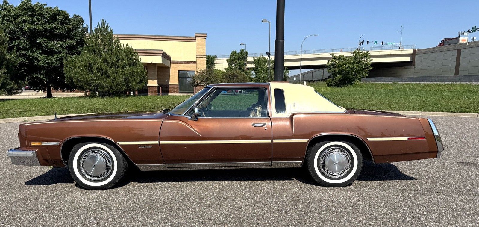 Oldsmobile-Toronado-1978-6