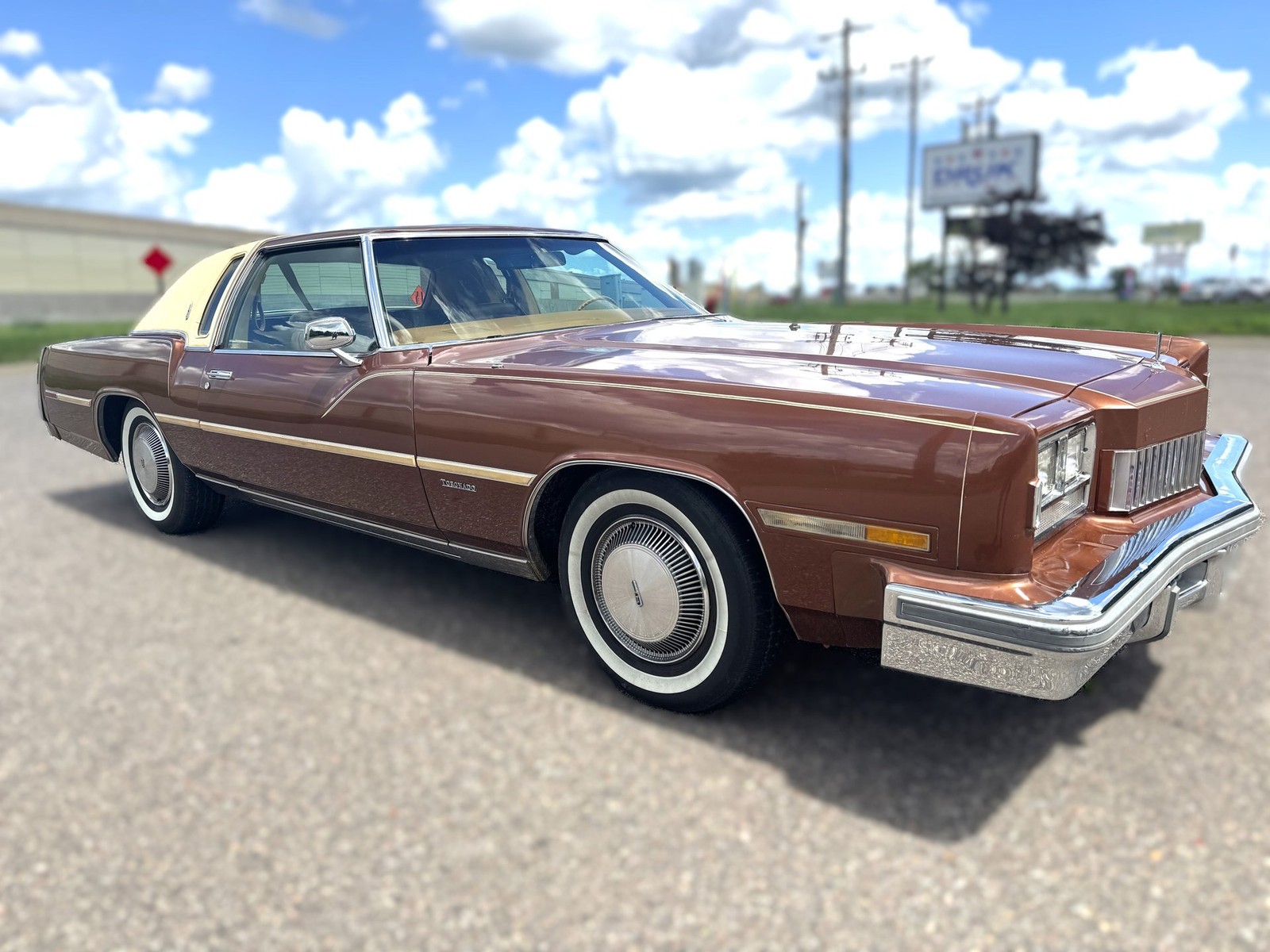 Oldsmobile-Toronado-1978