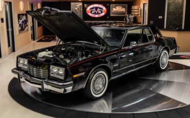 Oldsmobile-Toronado-1979-Black-14