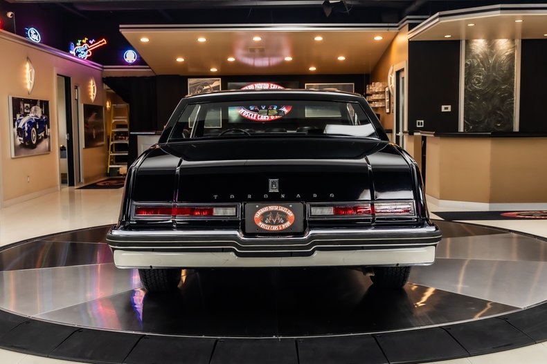 Oldsmobile-Toronado-1979-Black-22