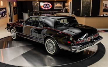 Oldsmobile-Toronado-1979-Black-25