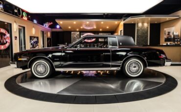 Oldsmobile-Toronado-1979-Black-26