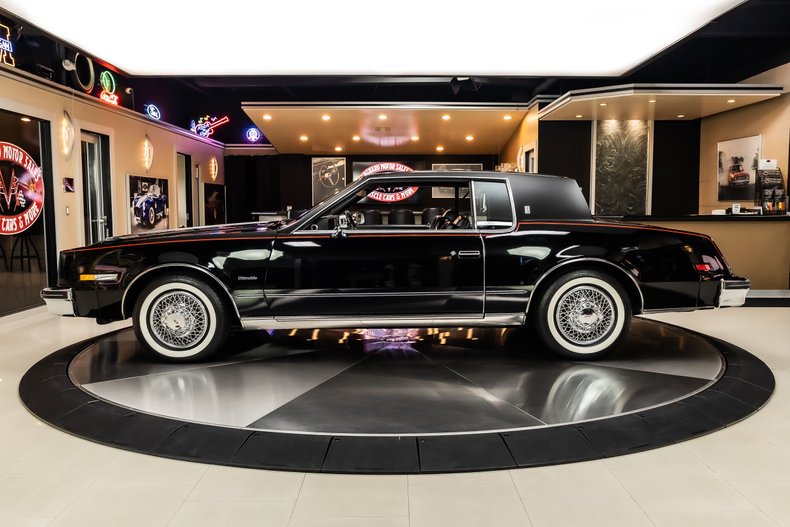 Oldsmobile-Toronado-1979-Black-26