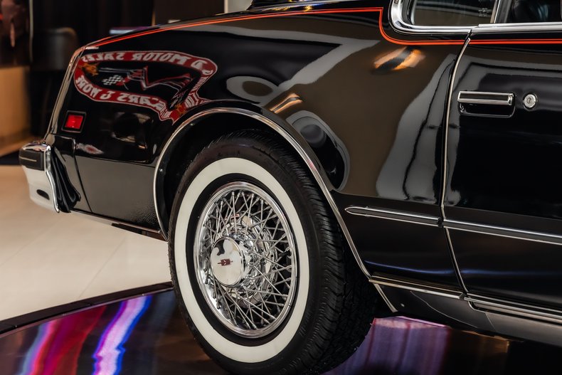Oldsmobile-Toronado-1979-Black-30
