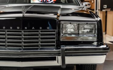 Oldsmobile-Toronado-1979-Black-35