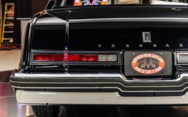 Oldsmobile-Toronado-1979-Black-40
