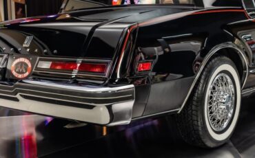 Oldsmobile-Toronado-1979-Black-49