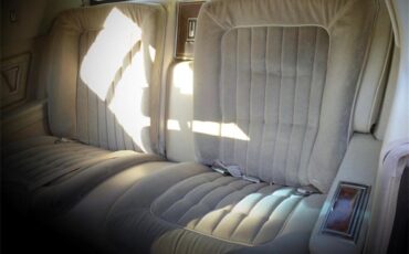 Oldsmobile-Toronado-1984-Gold-Light-Beige-10