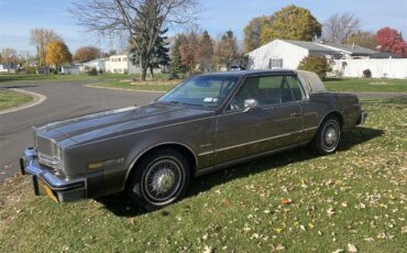 Oldsmobile-Toronado-1984-Gold-Light-Beige-4