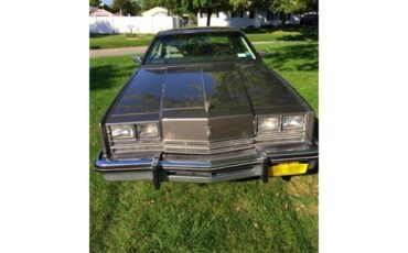 Oldsmobile-Toronado-1984-Gold-Light-Beige-6