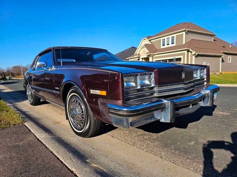 Oldsmobile-Toronado-1985-Burgandy-Burgandy-1