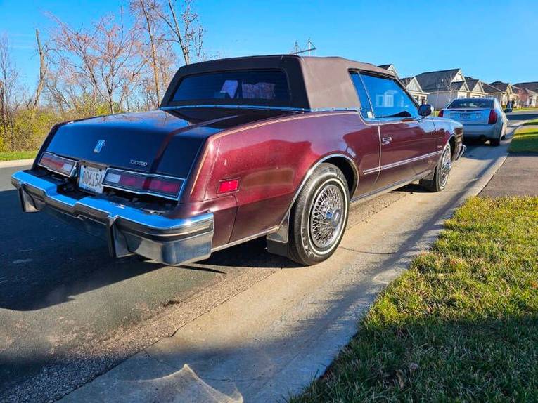 Oldsmobile-Toronado-1985-Burgandy-Burgandy-10