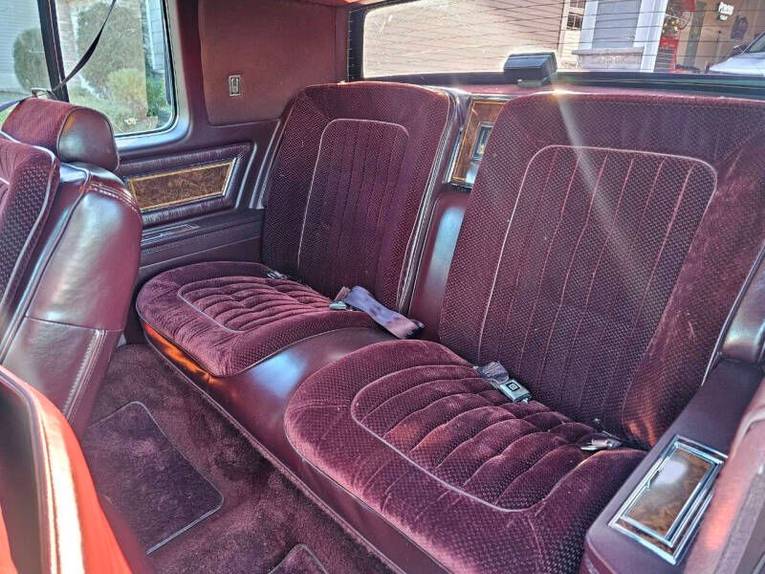 Oldsmobile-Toronado-1985-Burgandy-Burgandy-15