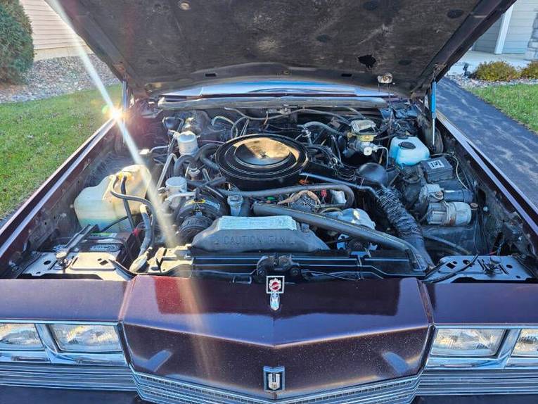 Oldsmobile-Toronado-1985-Burgandy-Burgandy-17