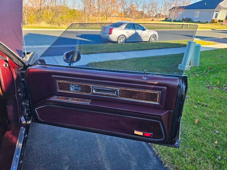 Oldsmobile-Toronado-1985-Burgandy-Burgandy-24