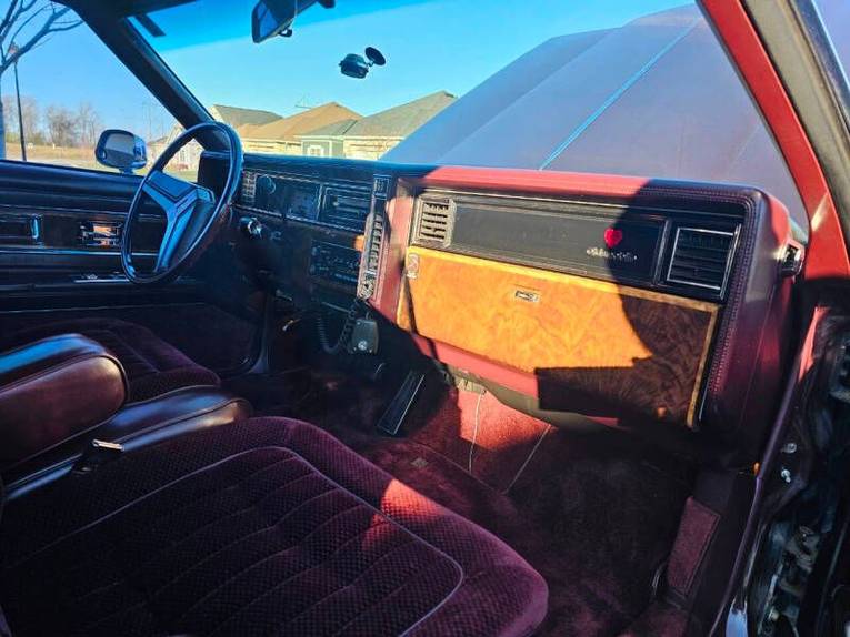 Oldsmobile-Toronado-1985-Burgandy-Burgandy-25