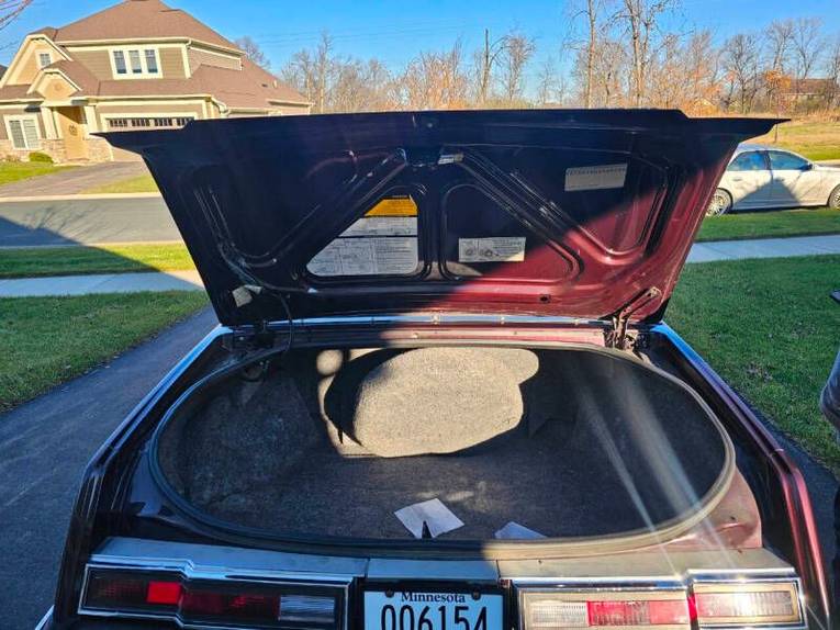 Oldsmobile-Toronado-1985-Burgandy-Burgandy-27