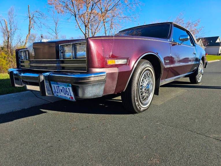 Oldsmobile-Toronado-1985-Burgandy-Burgandy-33