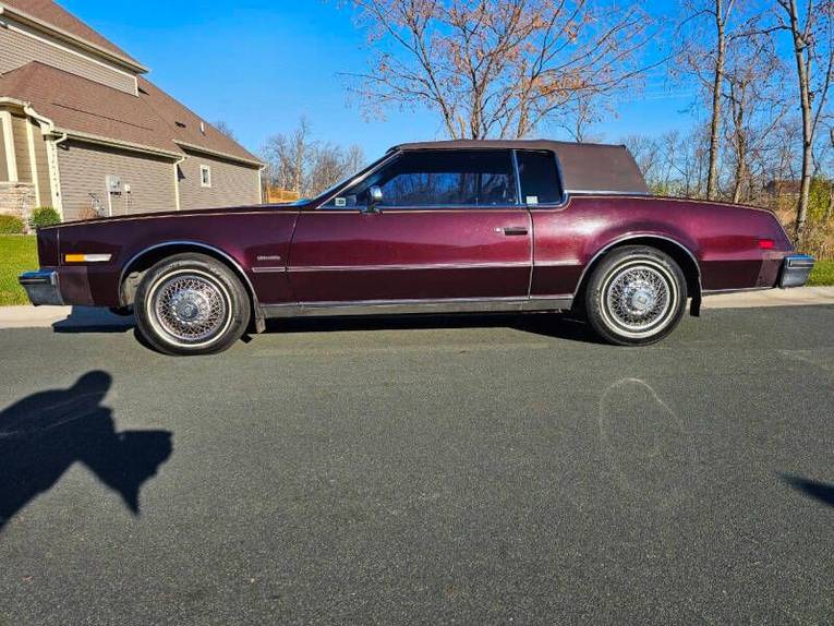 Oldsmobile-Toronado-1985-Burgandy-Burgandy-34