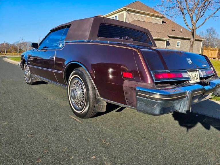 Oldsmobile-Toronado-1985-Burgandy-Burgandy-35