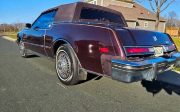 Oldsmobile-Toronado-1985-Burgandy-Burgandy-35