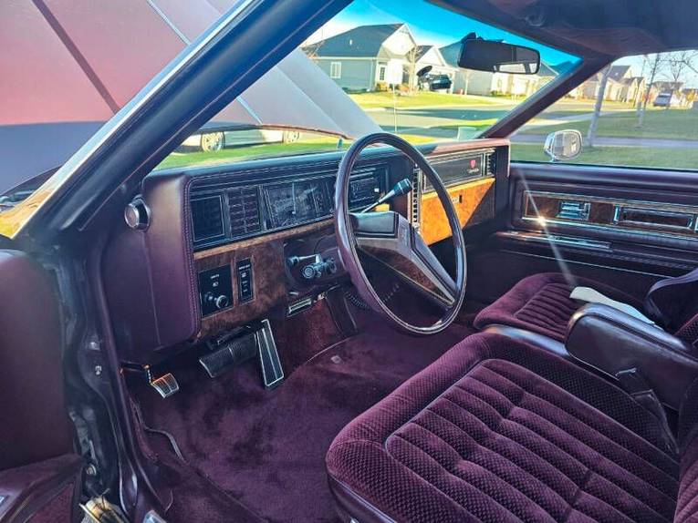 Oldsmobile-Toronado-1985-Burgandy-Burgandy-5