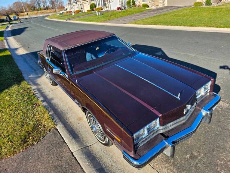 Oldsmobile-Toronado-1985-Burgandy-Burgandy-7