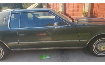 Oldsmobile-Toronado-1985-Green-Green-3