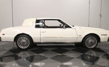 Oldsmobile-Toronado-1985-White-Maroon-15