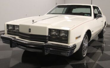 Oldsmobile-Toronado-1985-White-Maroon-19