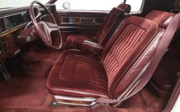 Oldsmobile-Toronado-1985-White-Maroon-2